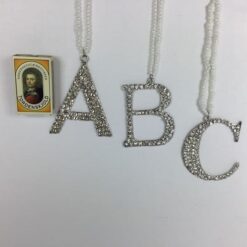 Alternative view of Simili i kæde bogstav C