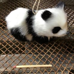 Alternative view of Panda der ligger ned med ophæng