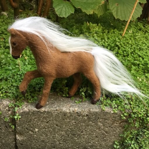 Hest i brun farve