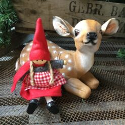 Alternative view of Dekorativ fin rød nissepige