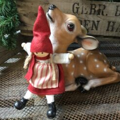 Alternative view of Dekorativ bordeaux rød nissepige