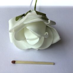 Alternative view of Høj hvid skumrose på tråd