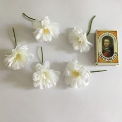 Alternative view of Hvide blomstergrene 5stk samlet