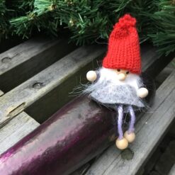 Alternative view of Grå nisse på aubergine