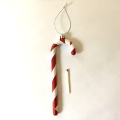 Alternative view of Slikstok i rød og hvid