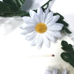 Alternative view of Dekorativ hvid marguerit ranke