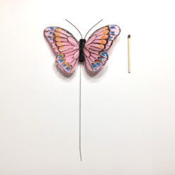 Alternative view of Rosa sommerfugl med kontrastfarver