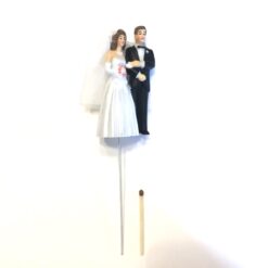 Alternative view of Brudepar i plast på pind