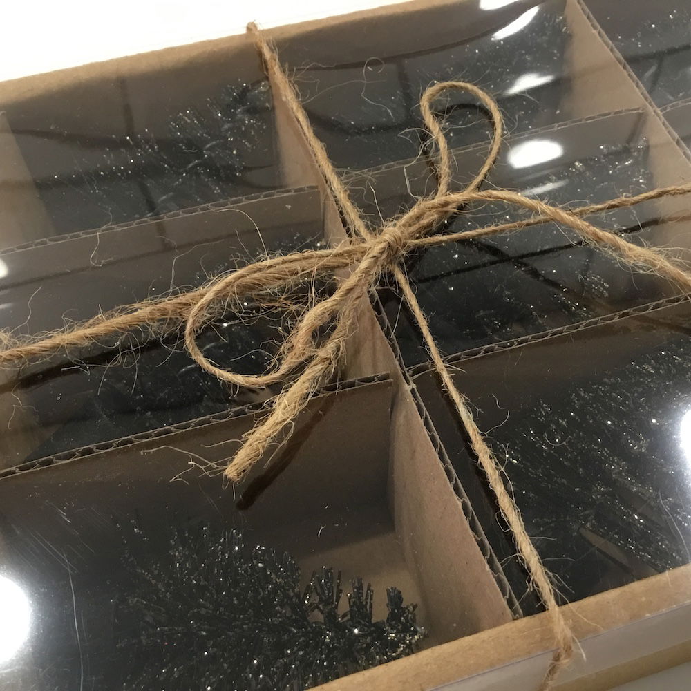 12.stk sorte mini juletræer - Billede 6