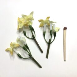 Alternative view of Små gule blomster grene