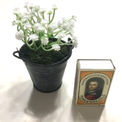 Alternative view of Dekorativ brudeslør i zinkpotte