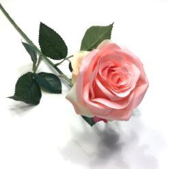 Smuk rosafarvet kunstig rose