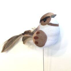 Brun dekorativ fugl på trådpind