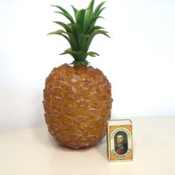 Alternative view of Kunstig ananas i plast