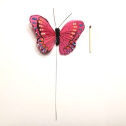 Alternative view of Dekorativ pink sommerfugl med kontrastfarver
