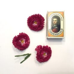 Alternative view of Pink farvet blomster buketter