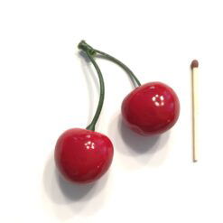 Alternative view of Dekorative røde kirsebær på stilk