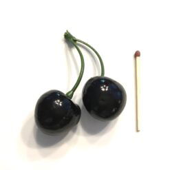 Alternative view of Dekorative sorte kirsebær på stilk