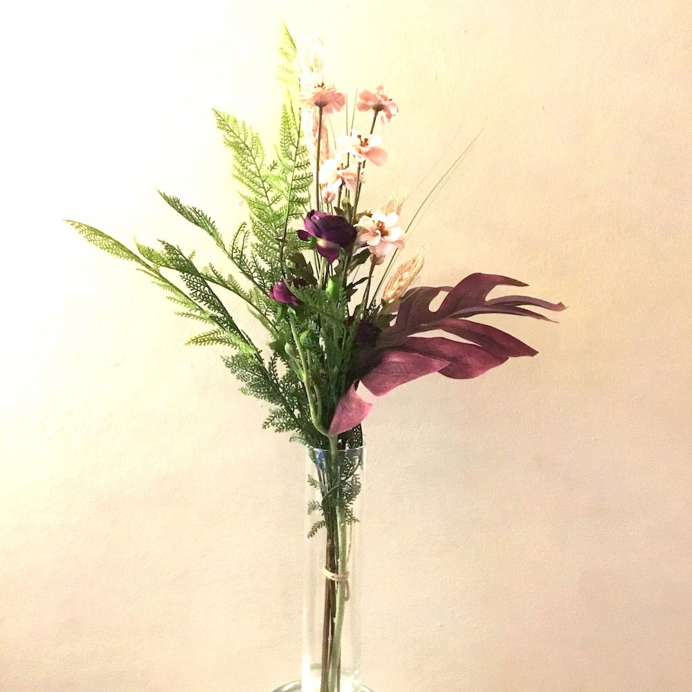 Kunstig håndbundet buket med ranunkel - Billede 2