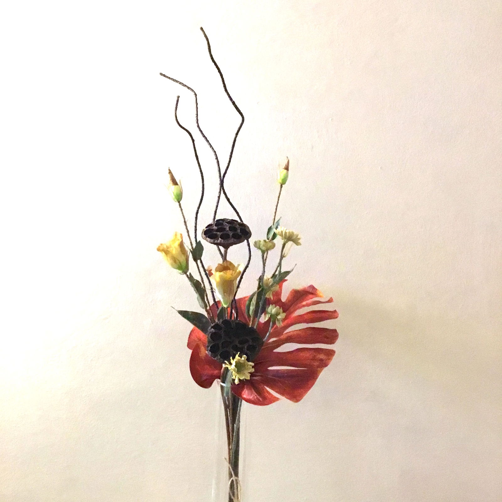 Kunstig håndbundet buket med lotus - Billede 2