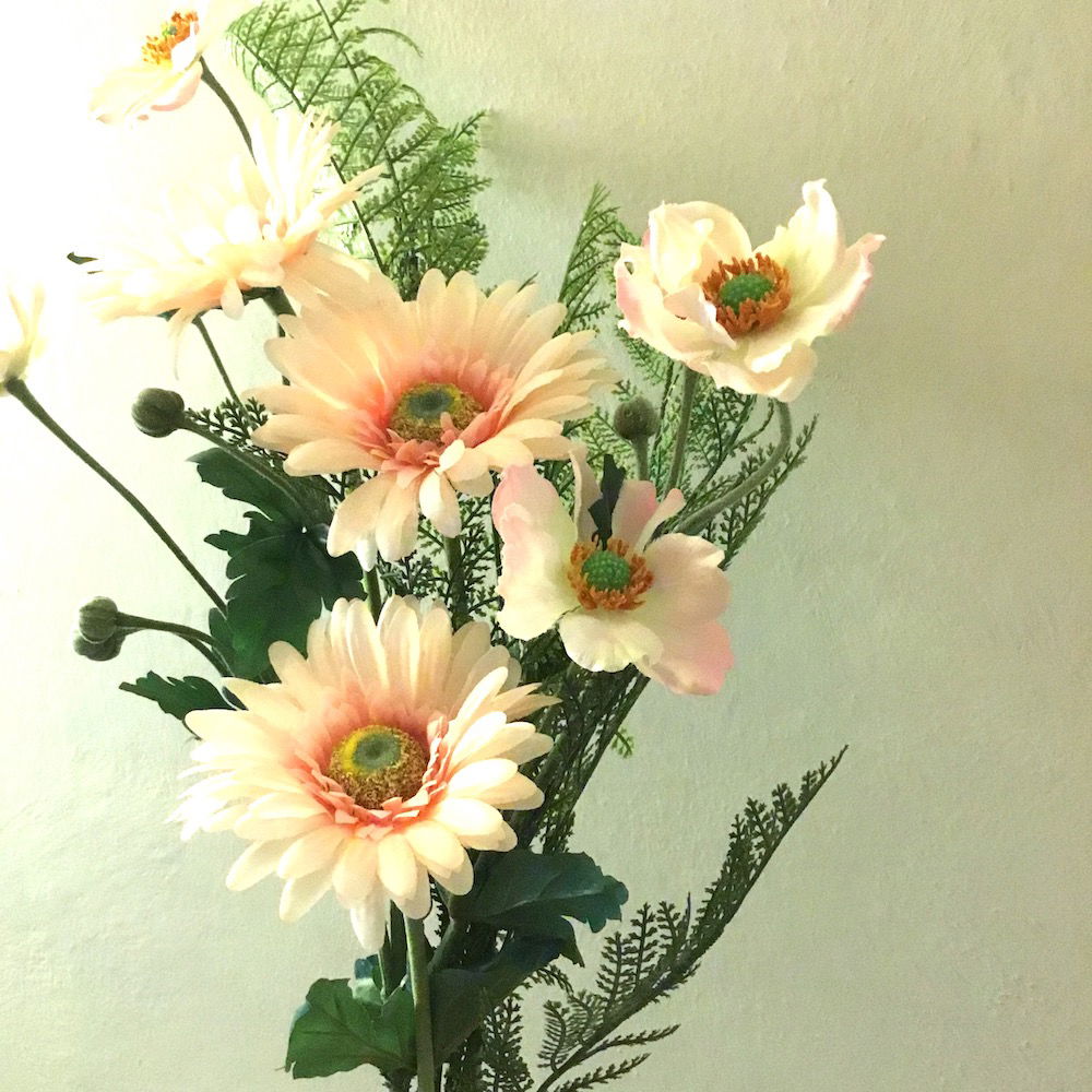 Kunstig håndbundet buket med gerbera - Billede 5