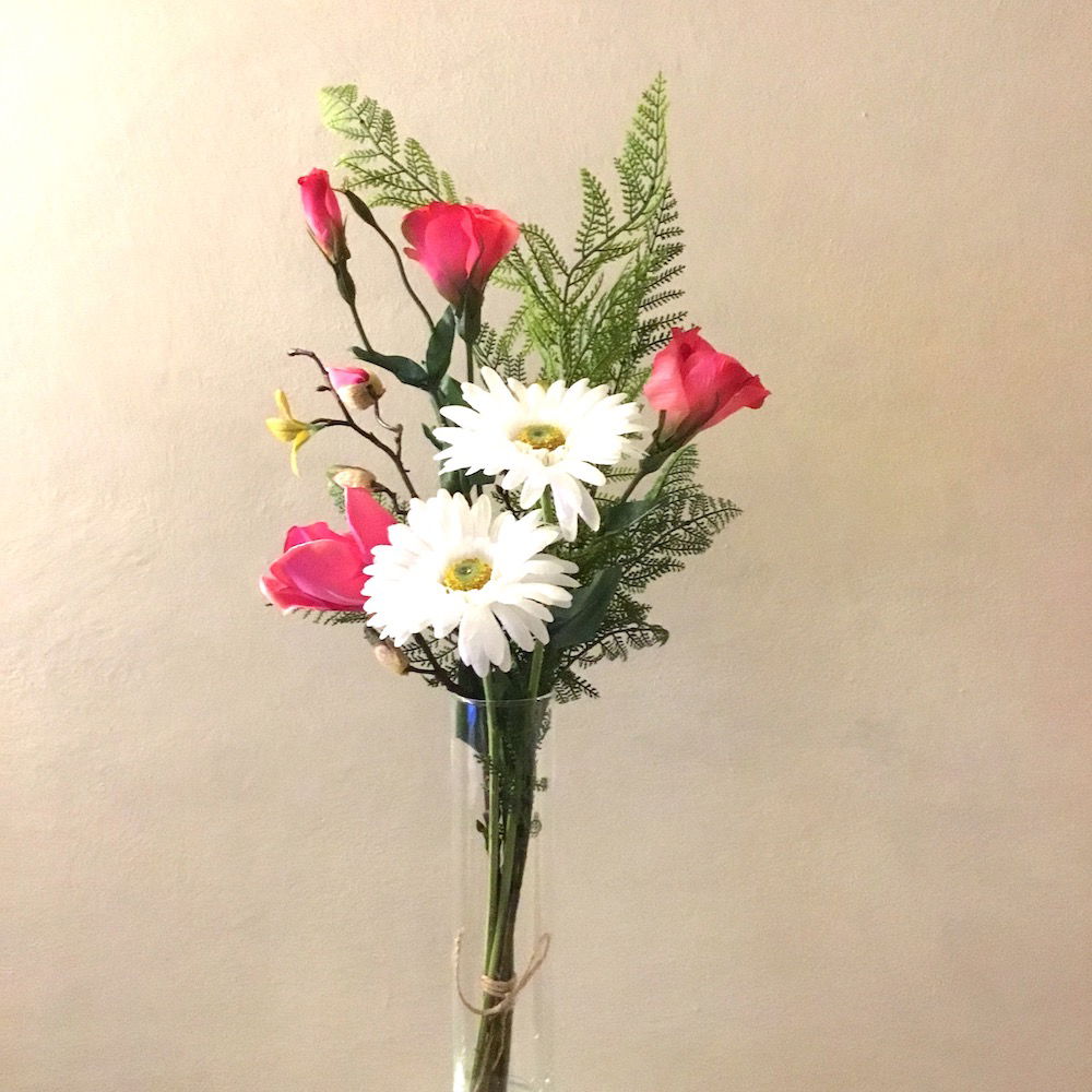 Kunstig håndbundet buket med magnolia - Billede 2