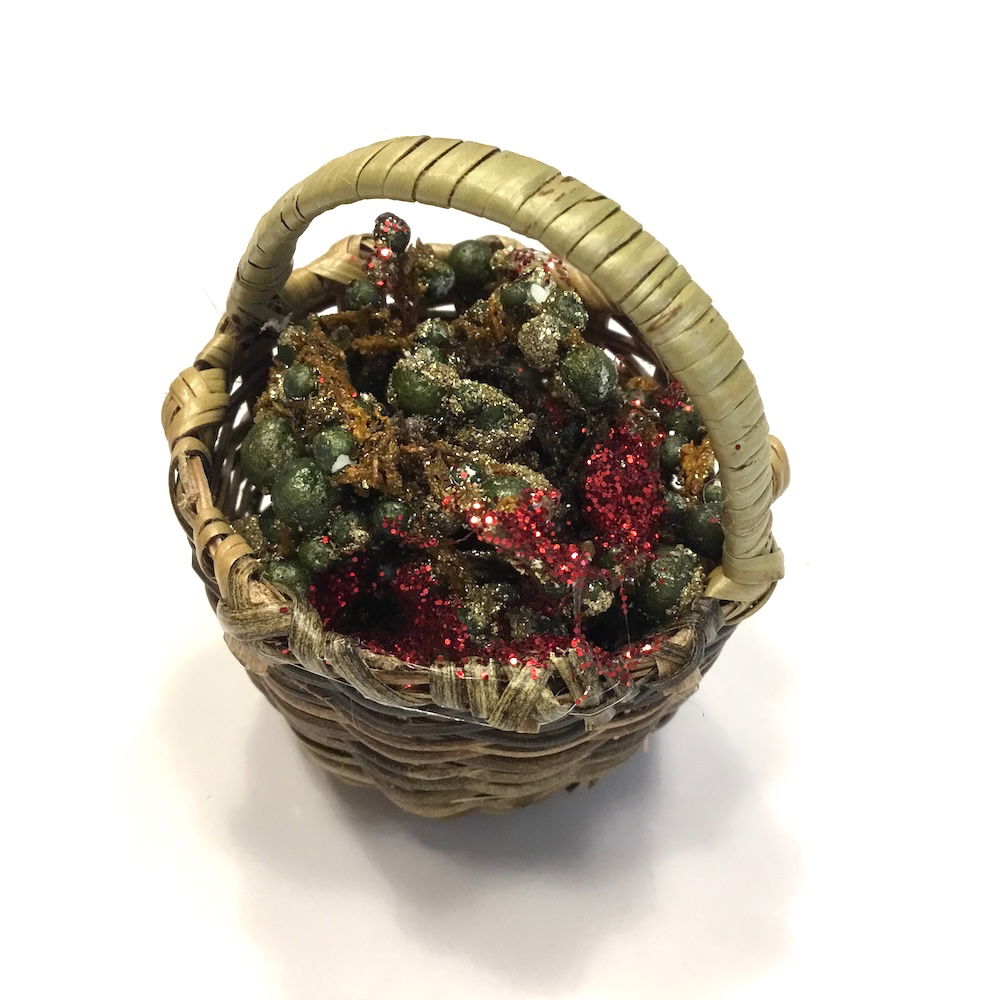 Flettet lille kurv med bærpynt - Billede 3