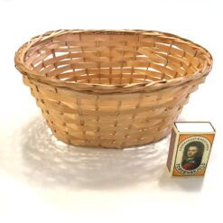 Alternative view of Oval flettet kurv uden hank