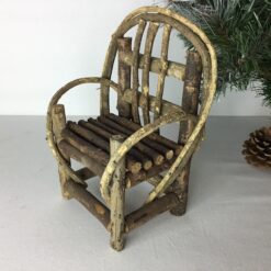 Buttet stol i naturgren