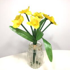 Alternative view of Naturtro gul påskelilje buket