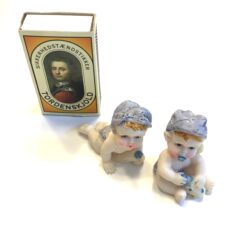 Alternative view of 2 x Lyseblå baby figurer